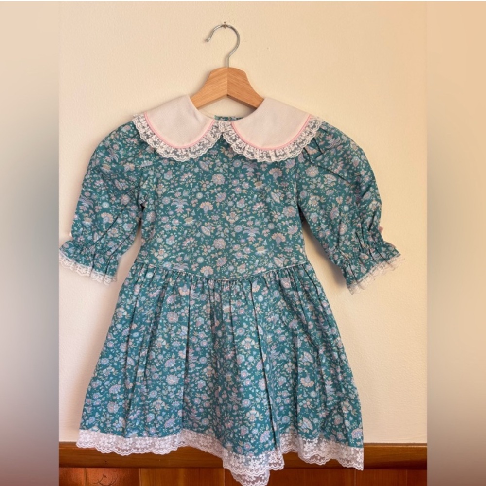 Vintage children’s Floral Blue Dress with Lace Collar